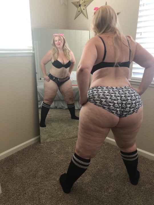 Porn photo fullmoonbaddies:Pawg got a nice ass on her!
