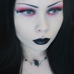 reereephillips:  Tonight’s makeup. Filmed this as a makeup tutorial. Full details on my Instagram (ReeRee Phillips)