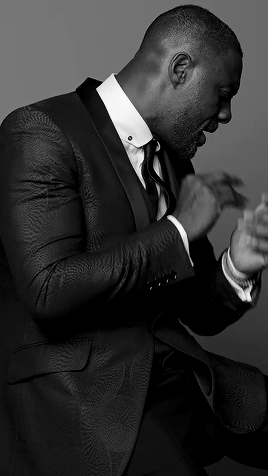 goswinding:GG 2019 | Idris Elba backstage after presenting at the Golden Globes