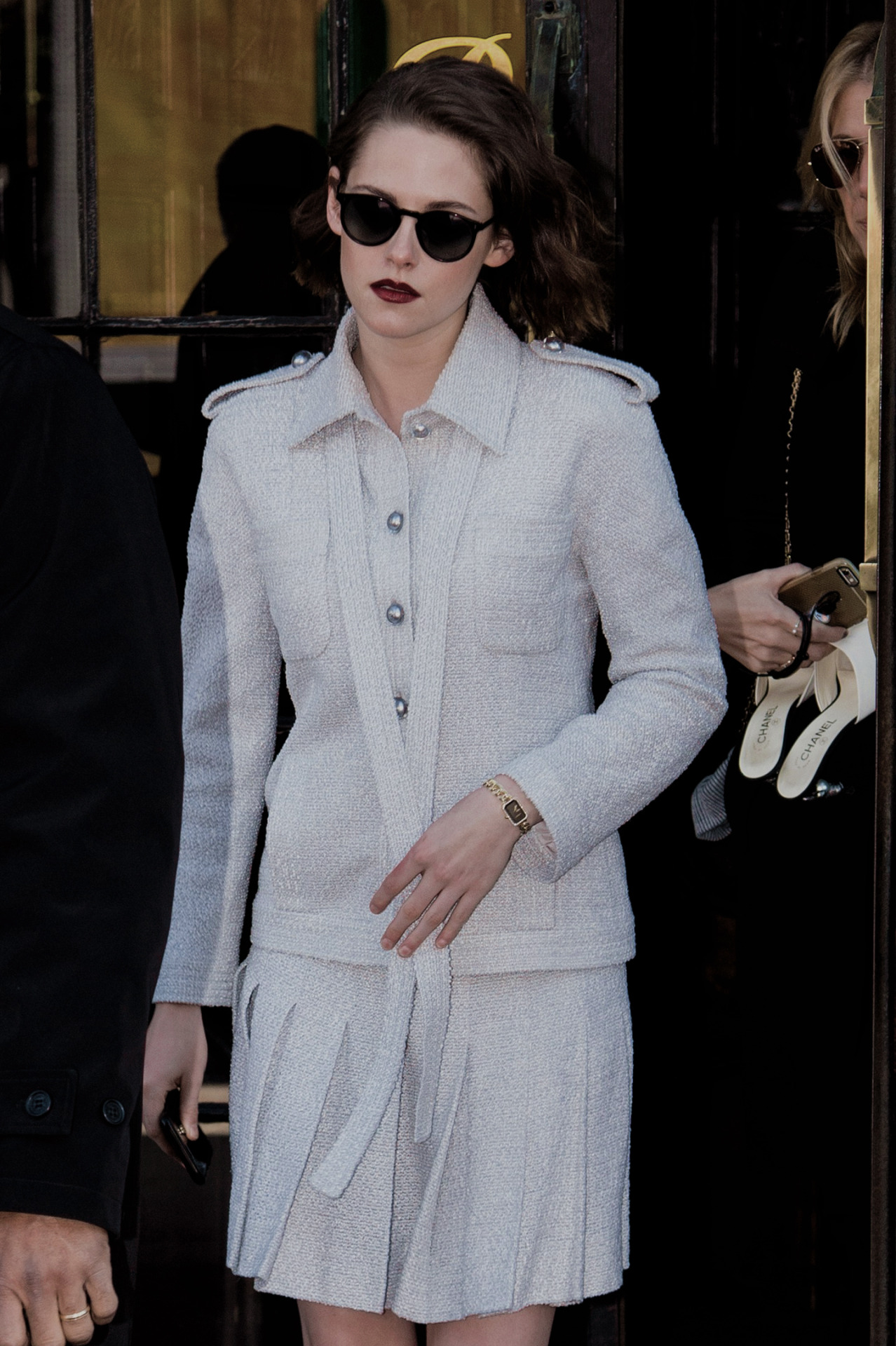 Kristen Stewart leaving the Bowery Hotel in NYC, jan. 5, 2016