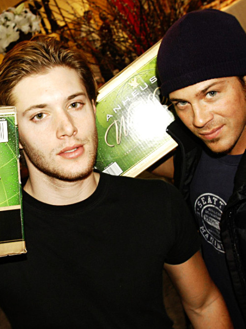 50/100 photos of jensen ackles