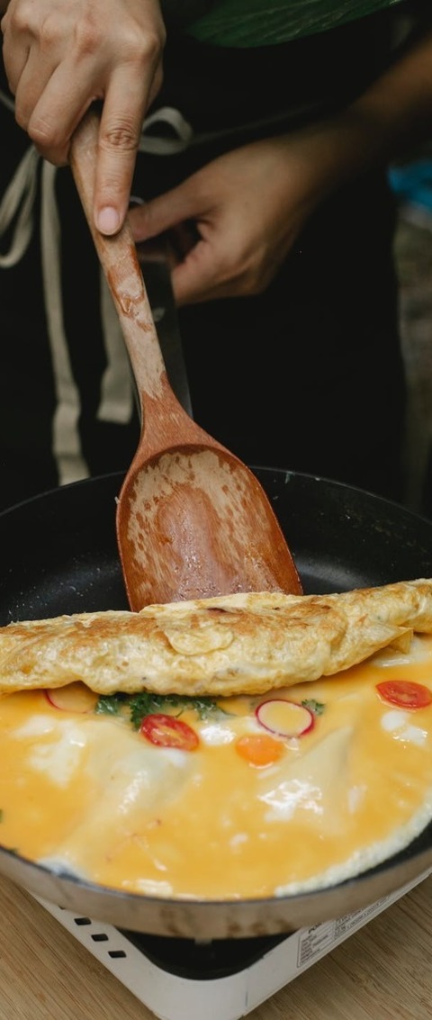 Egg Omelette Roll Wih Tomato And Radish Recipe