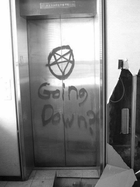openwoundswithregrets:  Hell on We Heart It. 