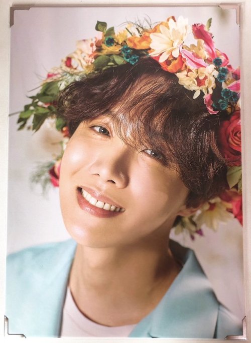 BTS LOVE YOURSELF TOUR In Seoul Official Goods Premium Photos|| Dazzlingtaekook