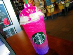 dianix27:  Starbucks ♡.♡ on We Heart Ithttp://weheartit.com/entry/101191489/via/FollowMe1 