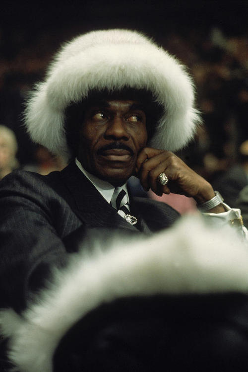 twixnmix:  Fans of Muhammad Ali at Ali-Bonavena fight at Madison Square Garden in