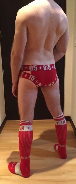 undieslover7:  Hot submission from some hot guys! 