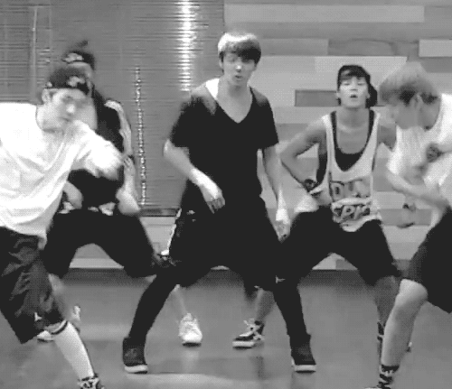 secretcouchpotaetoe:Okay but who allowed this to happen i’d be on my knees