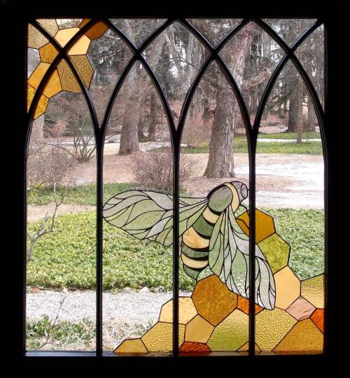 lynati:desjarlaisdesigns:sosuperawesome:Stained Glass by Neile Cooper on EtsyRead more about Neile&r