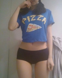 melancholy-virgin:  perfect date would be pizza &amp; cuddles, ok?