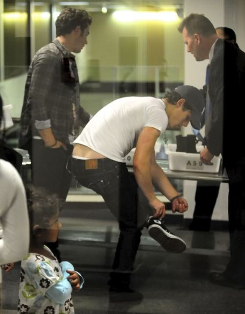 celebritysockpics:   Nick Jonas