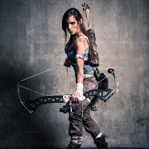 Lara Croft ( Tomb Raider Reborn) for Japan Expo 2013 - Cosplayer: illyne