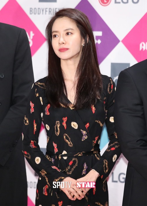 SAF 2016 Red Carpet(cr: respective media owner) So happy to see you’re bright smile my love..