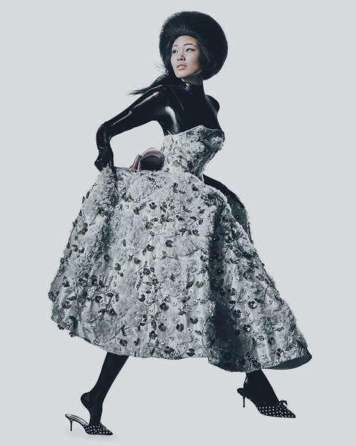 Model: Chiharu Okunugi Photo: Albert Watson