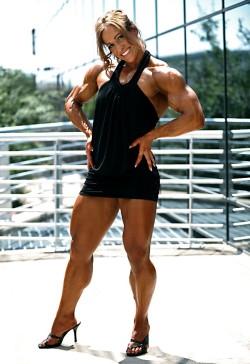 musclegirlzlive:  Sarah Hayes- www.facebook.com/SarahHayes4ever  Sexy hardcore goddess