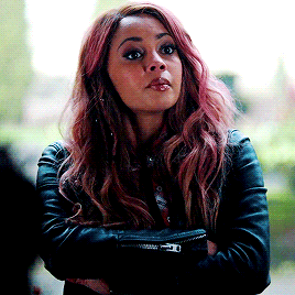 Voir un profil - Clary Killbane Tumblr_p5zvwnKM3V1v9dyjzo2_400