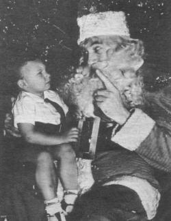 laurenc1964:  Bela Lugosi as Santa Claus  Bela&rsquo;s undead. 