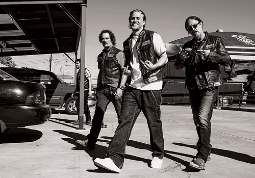 harveyxspecter:  Niko Nicotera, Kim Coates, Charlie Hunnam and Tommy Flanagan on