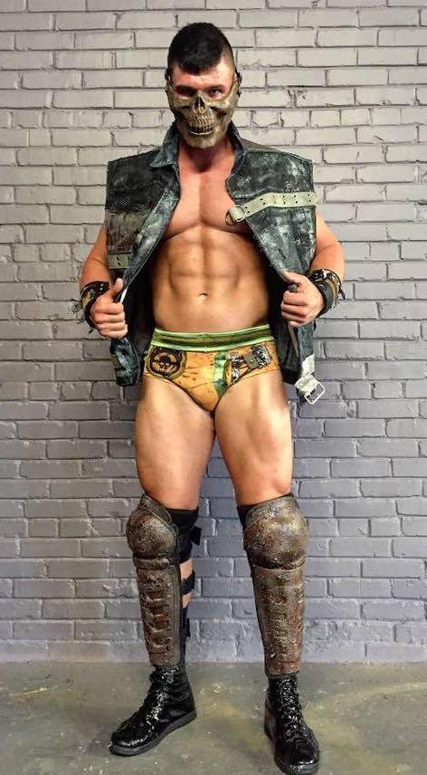 Brady Pierce has a hot fuckin look to him……staked like a fuckin house, I love his gear and his mask…….
Look fuckin sexy all sweaty…….