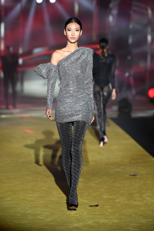 asiancelebritytights:[HQ] Chu Yitian at Calzedonia Leg Show 2019 - 1900 x 2850