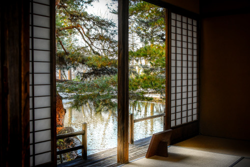 city-cost:Any Japanese garden fans out there?  This one is a beauty.This is Oyakuen