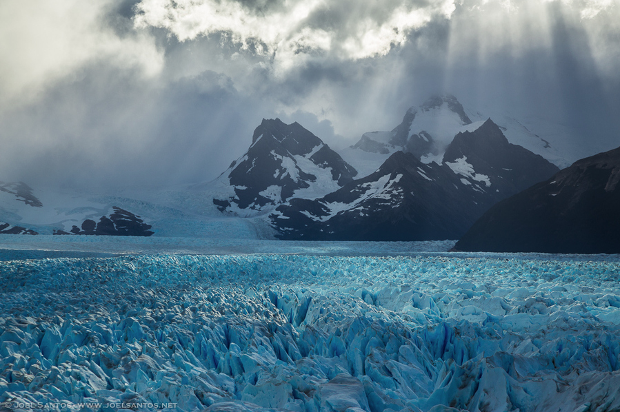 c1tylight5:  “Glacier Storm” by Joel Santos 