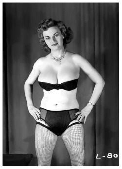 Burleskateer:cherrie Knight