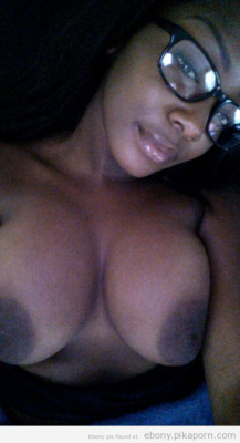 ebonyslutsvideo:  Black girl videos here