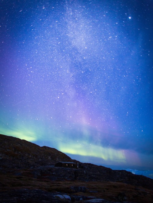 just–space:A Cabin,Aurora Borealis and the milkyway. Ilulissat, West Greenland  js