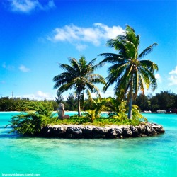 lovecovetdream:  Dream: could this be the teeniest, tiniest, paradise ever? Bora Bora