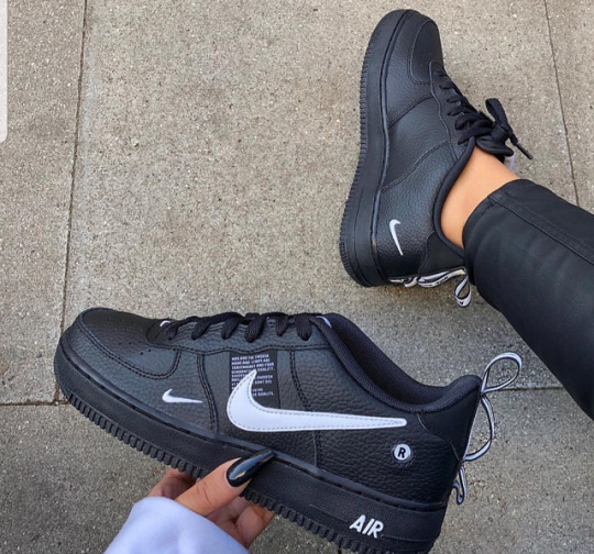 air force 1 black style