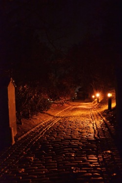 fuckyeahrhodeisland:  miss-lady-grey:  Providence - Rhode Island  Cobblestones. 