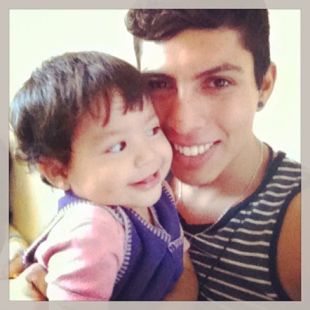 Mi sobrina #hermosa #sonrisa #familia #guapos #azul #rosa #juntos (en Villas de la