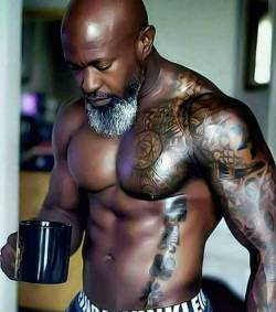 duvalfreakdude:  rannan2014:  smokeu2x:  BEAUTIFUL SEASONED BLACK MAN  Awesome    Daddy