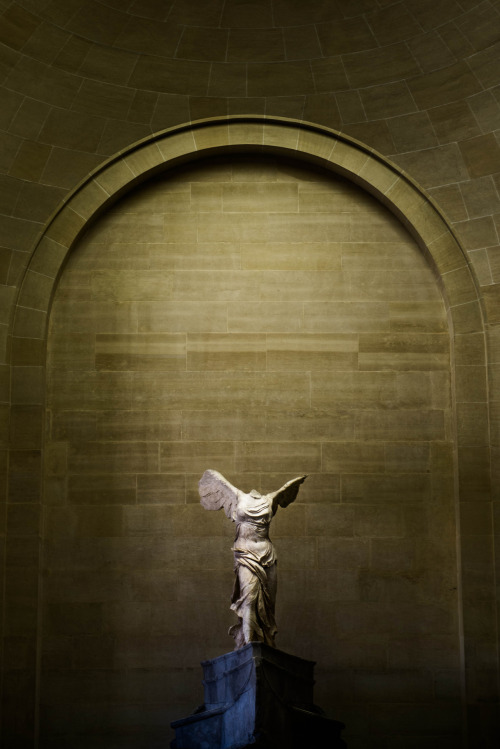 pitaparty:Nike of Samothrace, Louvre, Paris, 04.10.2015