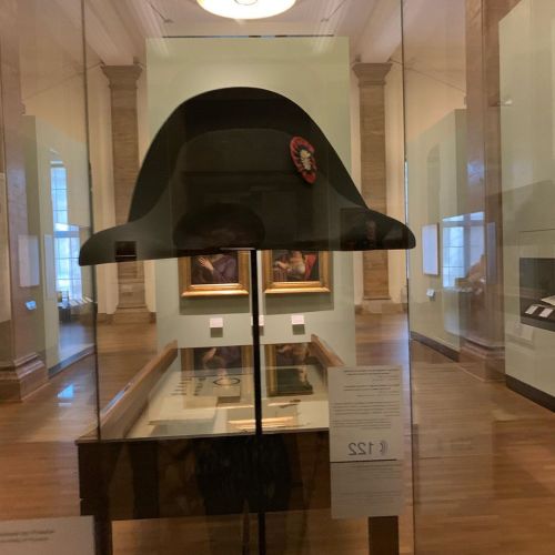 Napoleon’s hat, sword and spurs
German History Museum (Berlin 2019) (at Deutsches Historisches Museum)
https://www.instagram.com/p/CG5gSqmJ94i/?igshid=19tsi3l6bcvog