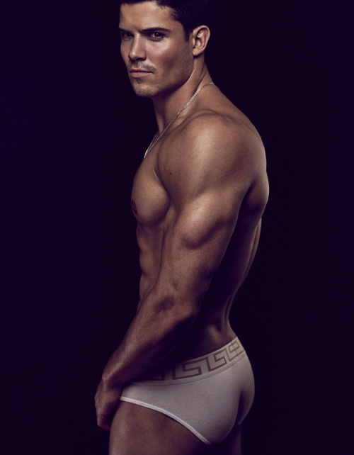 mrtexas7:onlyfxgs:William Goodge by Daniel Jaems Perfection Perfect nipples.