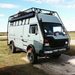 momandadventure:  Check this out: As we get sooooooo close to wrapping up OUR #lt40 #build we came across this #insane #volkswagenlt that we LOVE!! Cheers to these folks! They’ve hit the mark!! #vw #van #vanlife #dreamcar #massive #offroad #vehicle