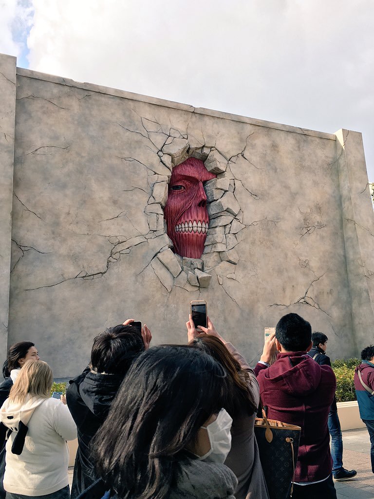 fuku-shuu:   First look at the Wall Titan at Universal Studio Japan’s SNK THE REAL