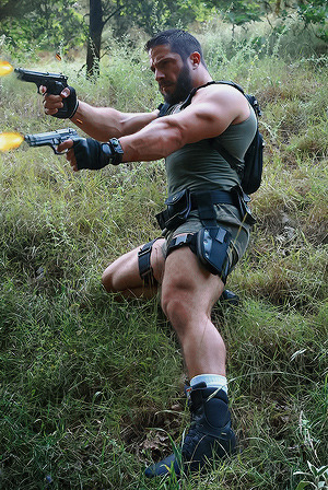 menodore:STEVE RAIDERph. Aneza KarabaliHe can raid me anytime