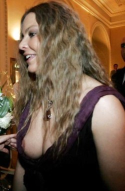 More nip slips and pussy slips pics at http://pussyslip.tumblr.com/