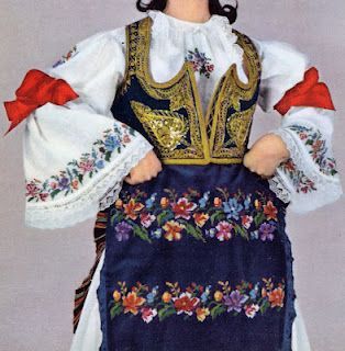 Serbian traditional dress  (click to enlarge)3-4. Serbian costume from Prizren, Metohija area, Kosov