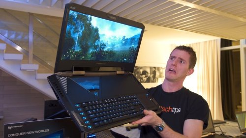 benepla:  sandalphom:   laughingsquid: Acer Predator 21 X, A Gigantic 18lb 񚅨 High-Powered Gaming Laptop With a Curved 21″ Display this thing is stronger than god   I tried playing red dead redemption on this and got trampled to death by a horse