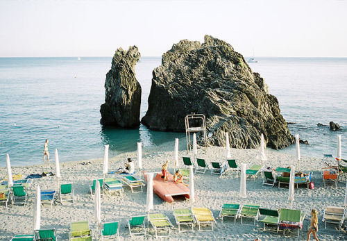 lune-suku:  travelingcolors:  Summer in Cinque Terre | Italy (by Dear Leila | On Tumblr)  I wanna go