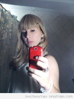 amateur-tranny:  Sexy Tranny Trap  Pictures at my tumblr blog http://amateur-tranny.tumblr.com/