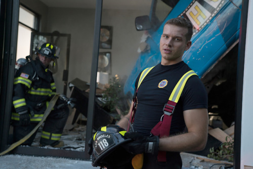 9-1-1:  “Under Pressure” episodic photos