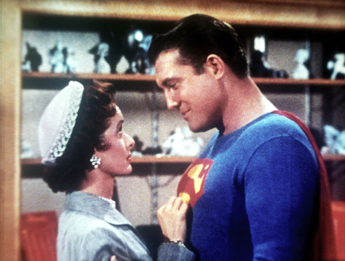 Lois Lane and Superman discussing, you know, Super-things… Noel Neill, George Reeves / The Ad