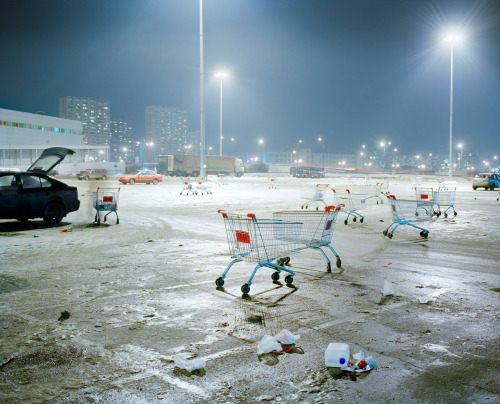 superbestiario: Alexander Gronsky, Endless Night, Polar Night in Murmansk, Russia, 2007