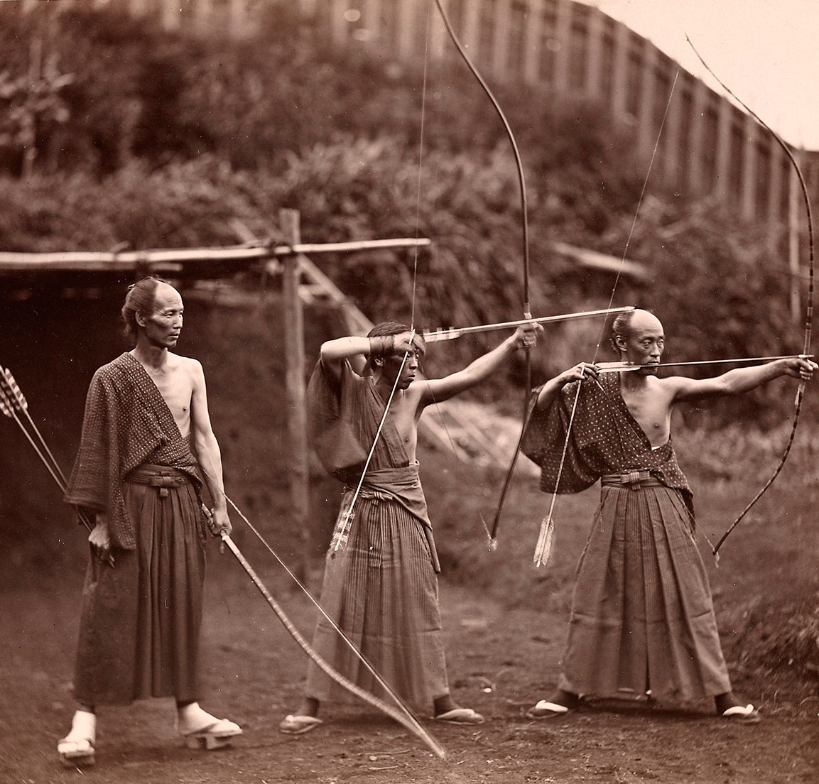 guts-and-uppercuts:  Japanese archers, circa 1860. 