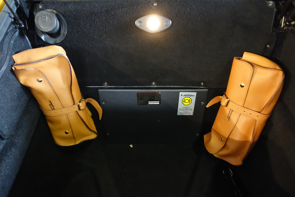 fullthrottleauto:    Lamborghini Diablo SV   